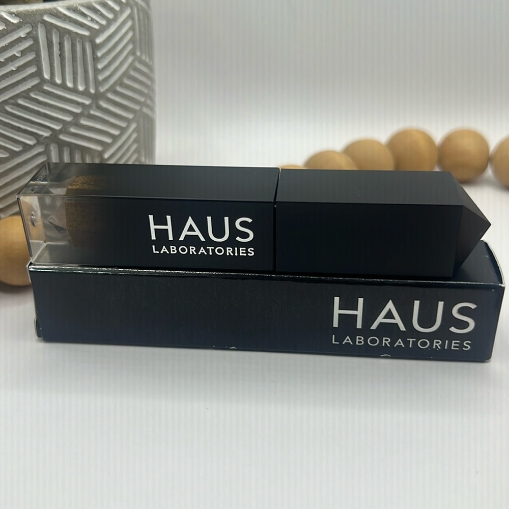Haus Labs Glam Attack Liquid Shimmer Powder Eyeshadow (legend)